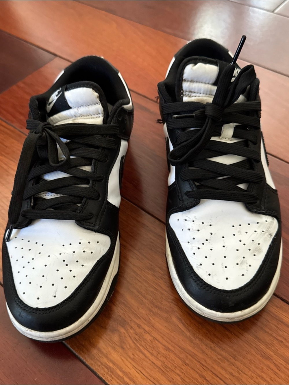 Nike Men’s Black and White Low-Top Sneakers